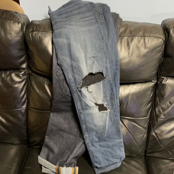 Forever 21 skinny jeans for men. - Picture 3 of 3